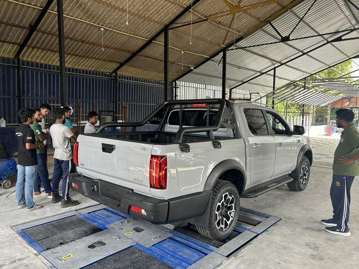 Pruebador de frenos de rodillo de 5 en 1 con carga máxima del eje de 4000 kg, deslizamiento lateral de doble placa y computadora de control industrial para línea de prueba del vehículo