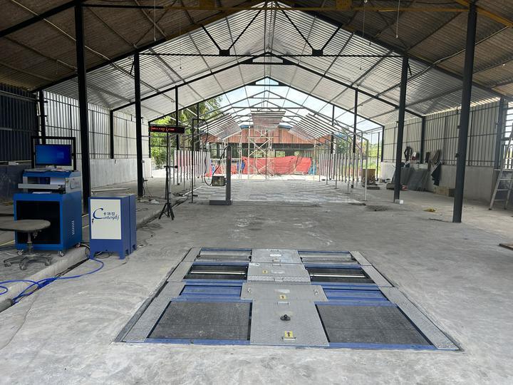 Pruebador de frenos de rodillo de 5 en 1 con carga máxima del eje de 4000 kg, deslizamiento lateral de doble placa y computadora de control industrial para línea de prueba del vehículo