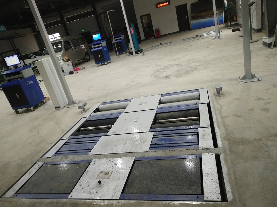 Pruebador de frenos de rodillo de 5 en 1 con carga máxima del eje de 4000 kg, deslizamiento lateral de doble placa y computadora de control industrial para línea de prueba del vehículo