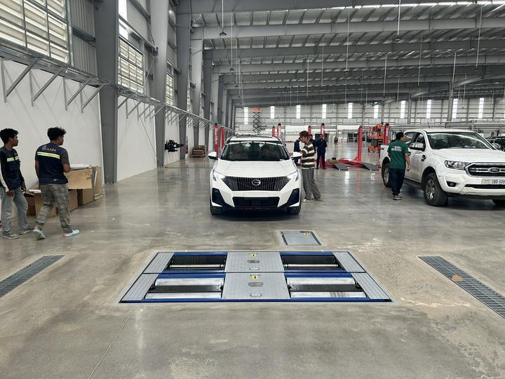 Cartesy CTGT-3-3C Roller Trinity Vehicle Test Line Probador de frenos de rodillo con carga de eje Probador de deslizamiento lateral de placa única para vehículos ligeros